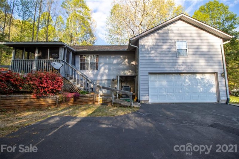 Property image 3 at 407 Cinnamon Way, Flat Rock, NC 28731