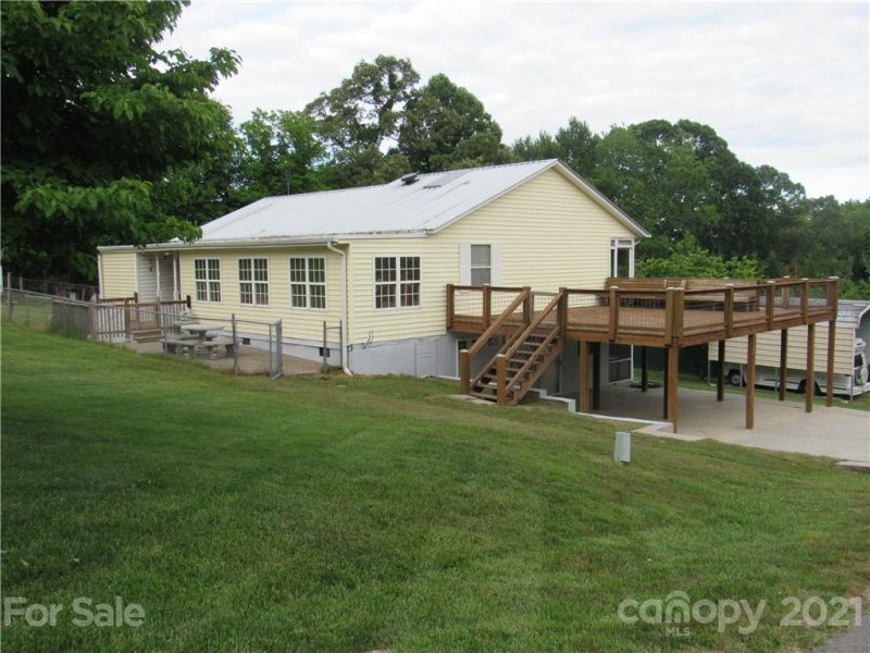 Property image 2 at 364 Hunters Ridge Drive, Mills River, NC 28759