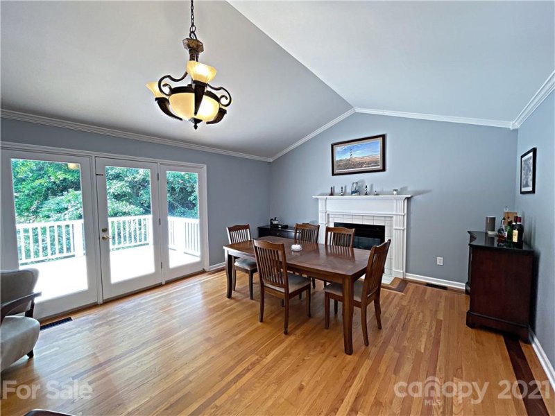 Property image 4 at 1418 34th Avenue Lane, Hickory, NC 28601