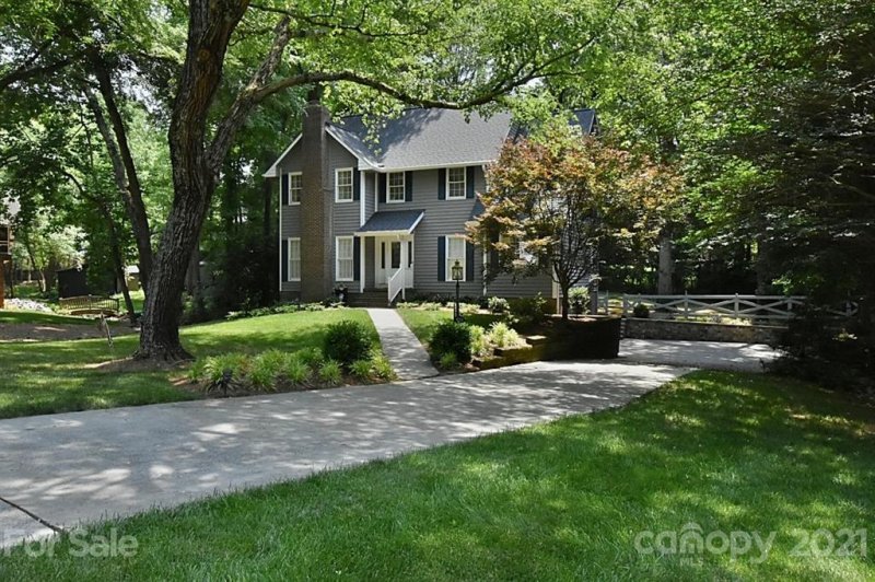 Property image 2 at 4316 Old Saybrook Court, Charlotte, NC 28211