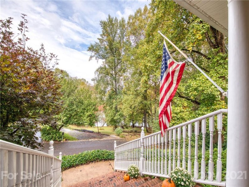 Property image 3 at 40 Panda Trail, Waynesville, NC 28785