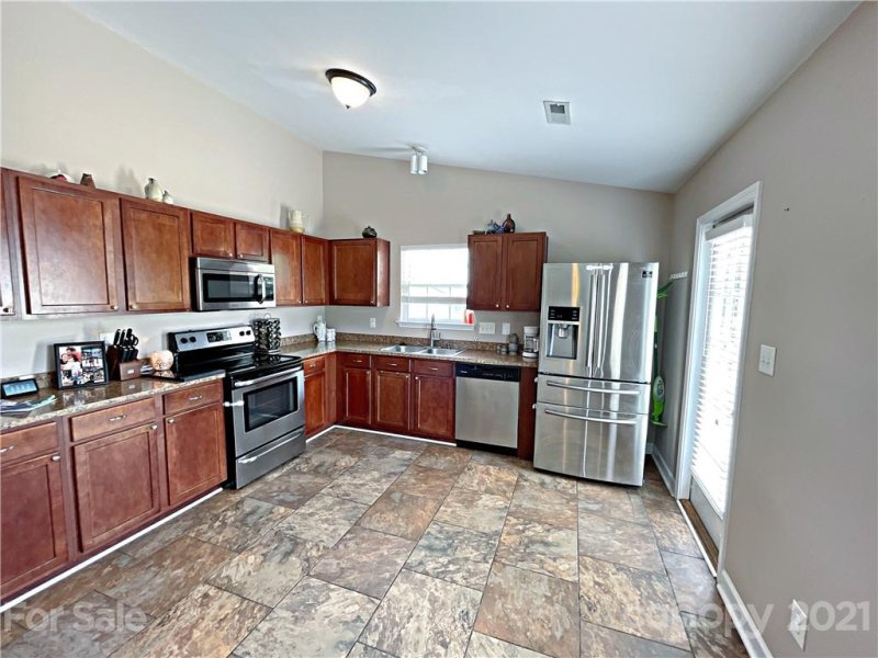 Property image 4 at 1945 8th Street Lane, Hickory, NC 28602