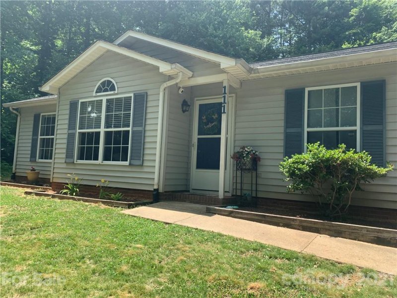 Property image 2 at 111 Creek View Road, Mooresville, NC 28117