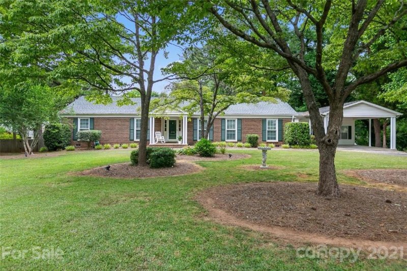 2116 Hempstead Road