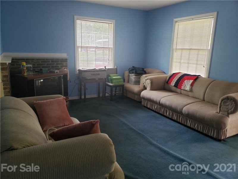 Property image 2 at 1113 13th Street, Conover, NC 28613