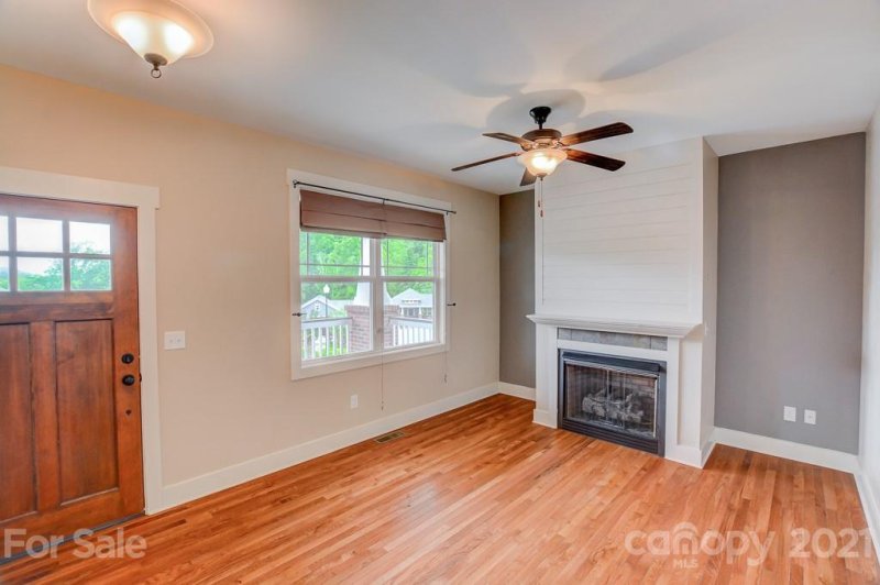 Property image 3 at 27 Byrdcliffe Lane, Asheville, NC 28805