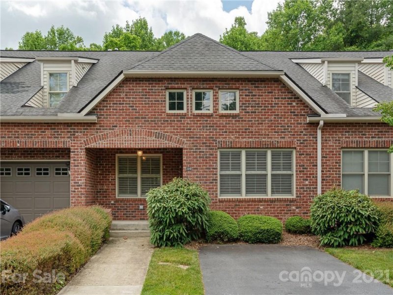 Property image 2 at 210 Wash Creek Drive, Hendersonville, NC 28739