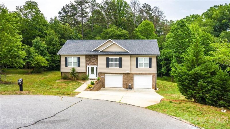 Property image 2 at 9093 Mccray Farms Drive, Hickory, NC 28601