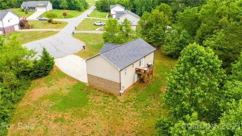 Property image 4 at 9093 Mccray Farms Drive, Hickory, NC 28601