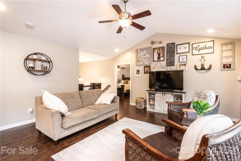 Property image 5 at 9093 Mccray Farms Drive, Hickory, NC 28601