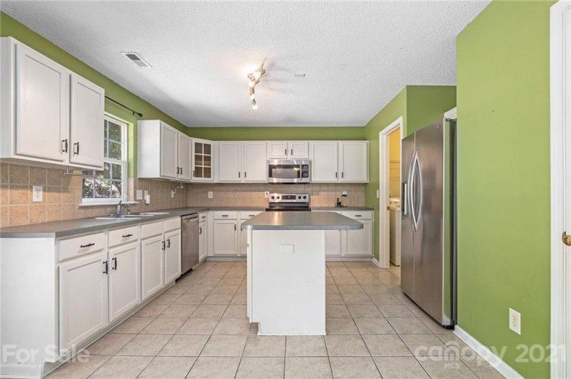 Property image 4 at 521 Red Oak Court, Tega Cay, SC 29708