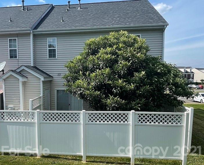 Property image 2 at 7519 Bluff Point Lane, Denver, NC 28037