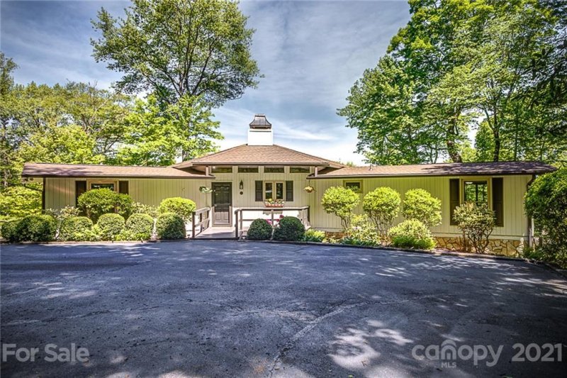 Property image 4 at 787 Rock Spring Circle, Sugar Mountain, NC 28604