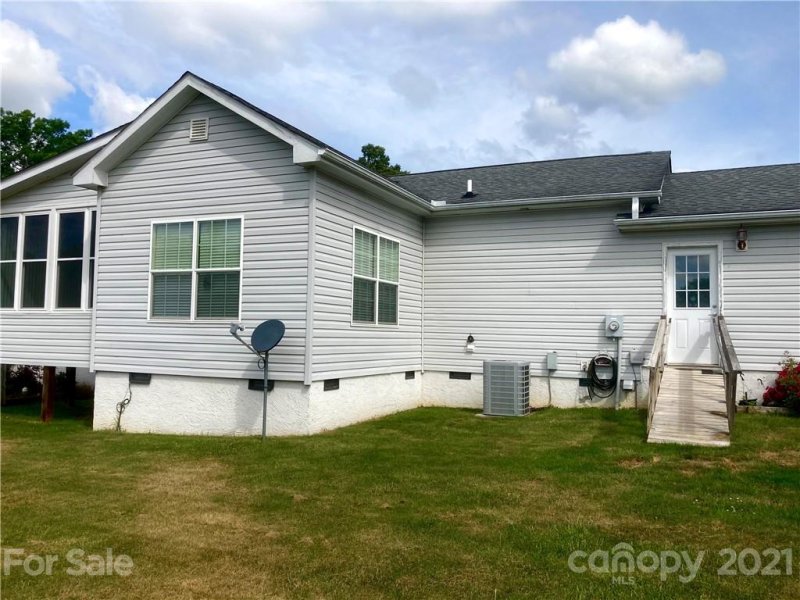 Property image 4 at 77 Virginia Loop Lane, Hendersonville, NC 28792