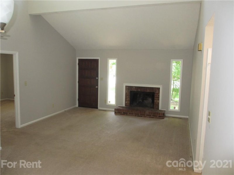 Property image 3 at 6808 Idlewild Road, Charlotte, NC 28212