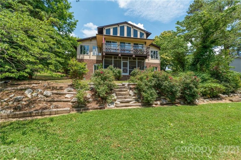 147 Quail Hollow Drive