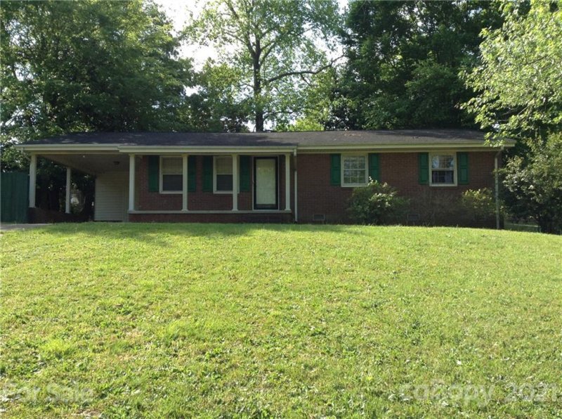 2933 Poplar Circle