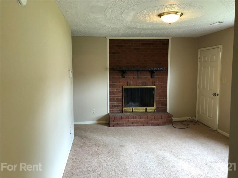 Property image 3 at 810 S Laurel Street, Lincolnton, NC 28092