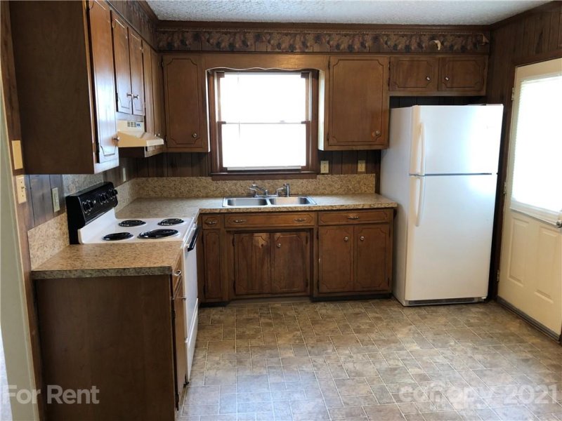 Property image 4 at 810 S Laurel Street, Lincolnton, NC 28092