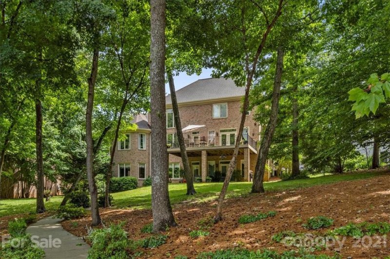Property image 5 at 936 Thorn Ridge Lane, Lake Wylie, SC 29710