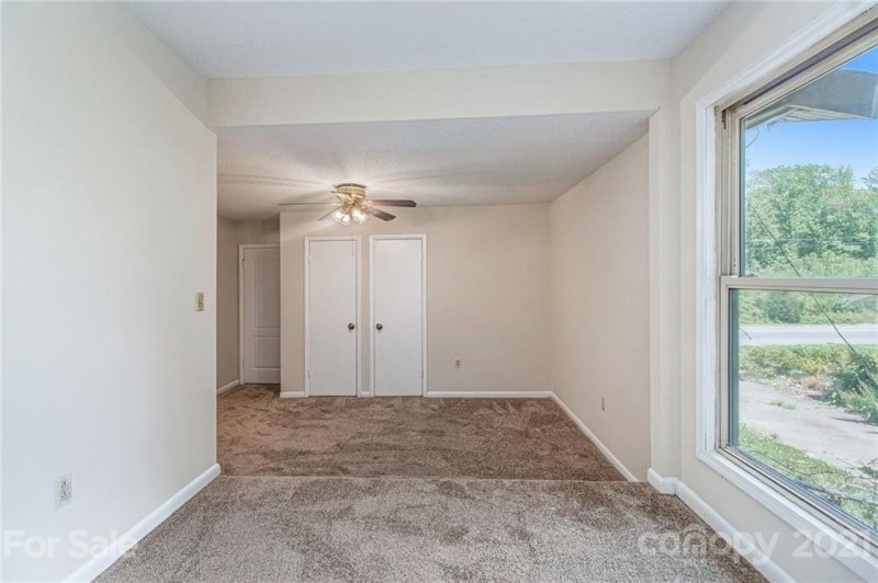 Property image 4 at 918 Capps Hill Mine Road, Charlotte, NC 28216