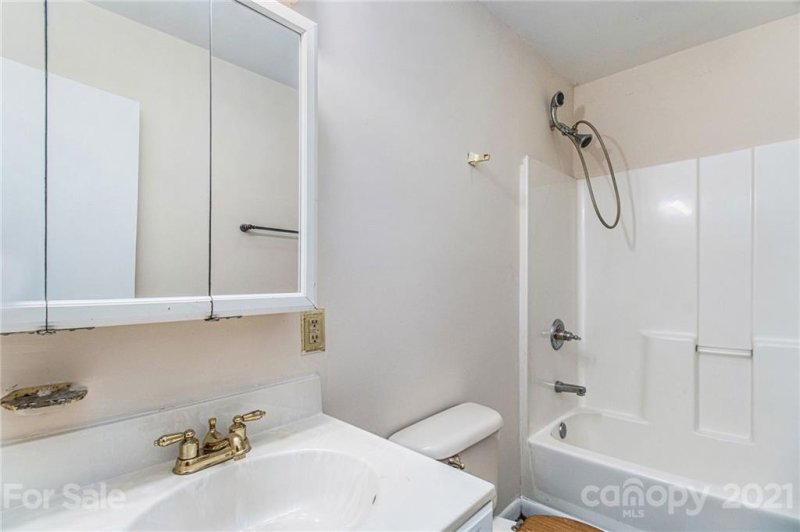 Property image 5 at 918 Capps Hill Mine Road, Charlotte, NC 28216