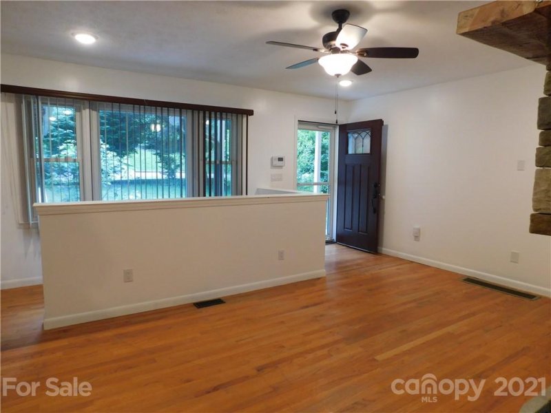 Property image 4 at 418 Comet Drive, Hendersonville, NC 28791