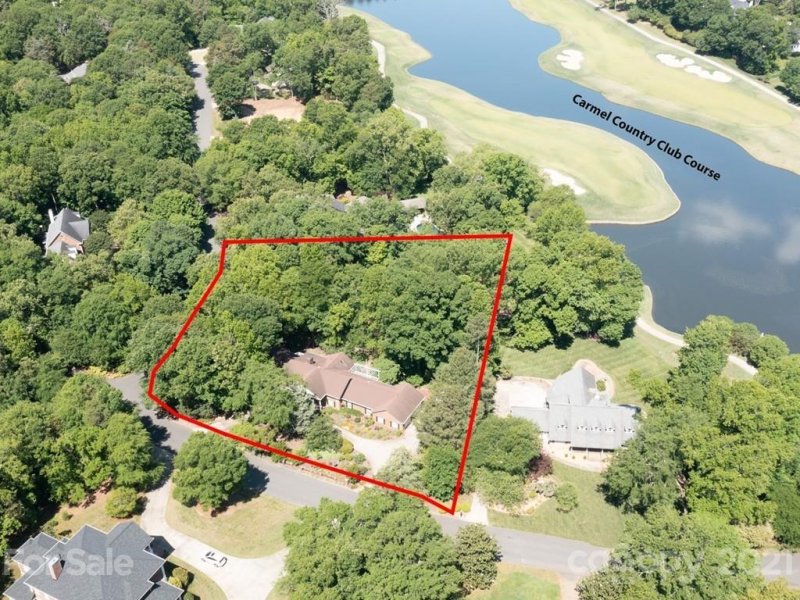 Property image 2 at 5335 Parview Drive, Charlotte, NC 28226