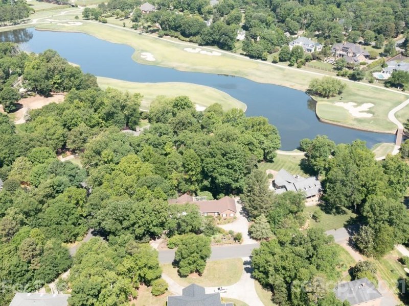 Property image 3 at 5335 Parview Drive, Charlotte, NC 28226