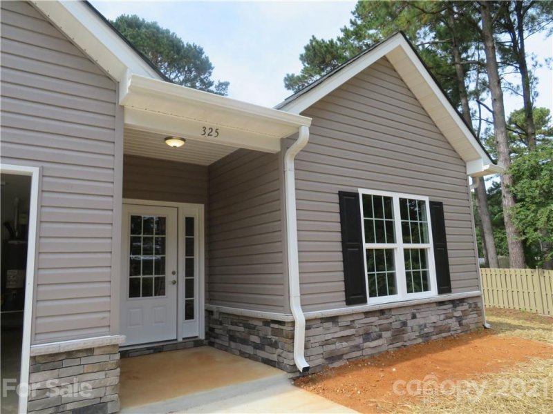 Property image 2 at 325 Knollwood Avenue, Salisbury, NC 28147