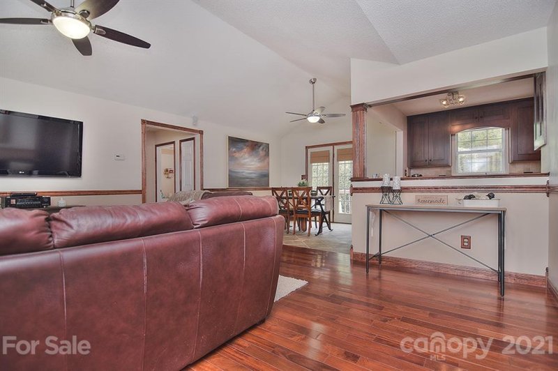 5209 Willow Run Drive