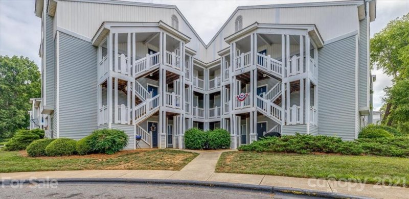 11 Hamiltons Bay Court