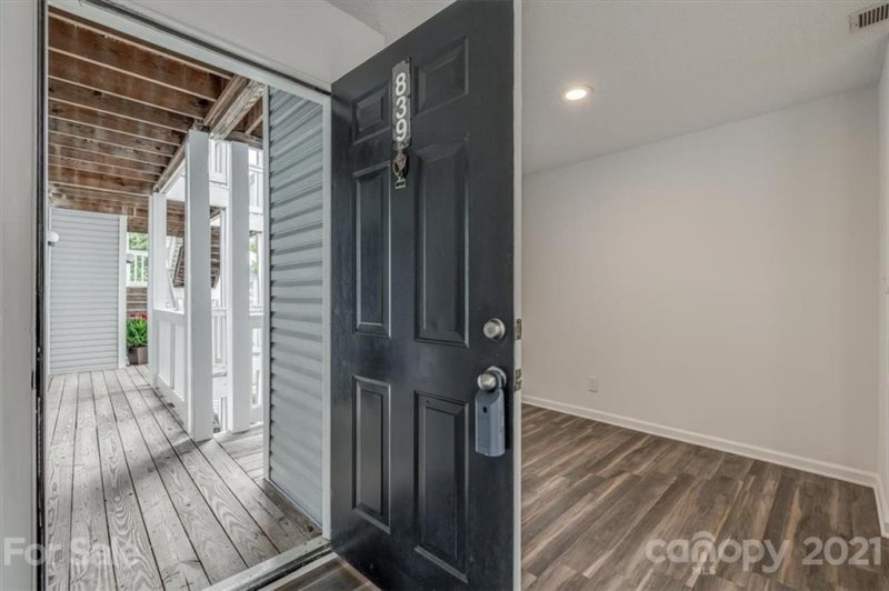 Property image 2 at 11 Hamiltons Bay Court, Lake Wylie, SC 29710