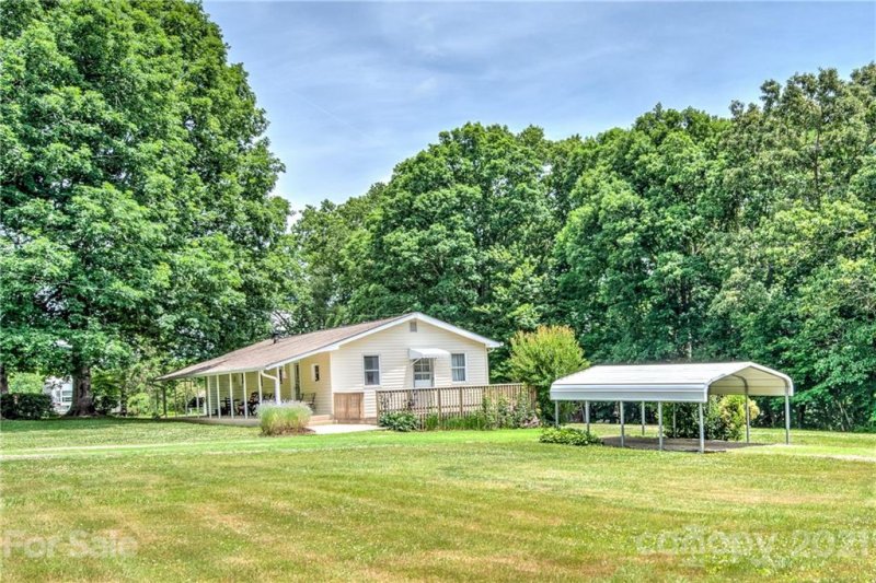 Property image 3 at 2510 Rolfe Street, Hendersonville, NC 28791