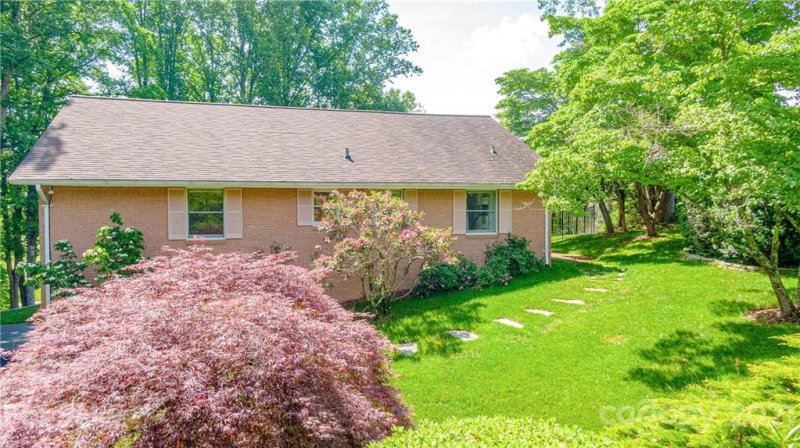 Property image 2 at 12 W Fairway Drive, Etowah, NC 28729