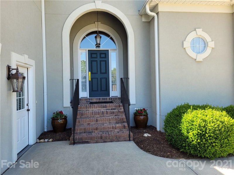 Property image 2 at 475 Mistletoe Trail, Hendersonville, NC 28791