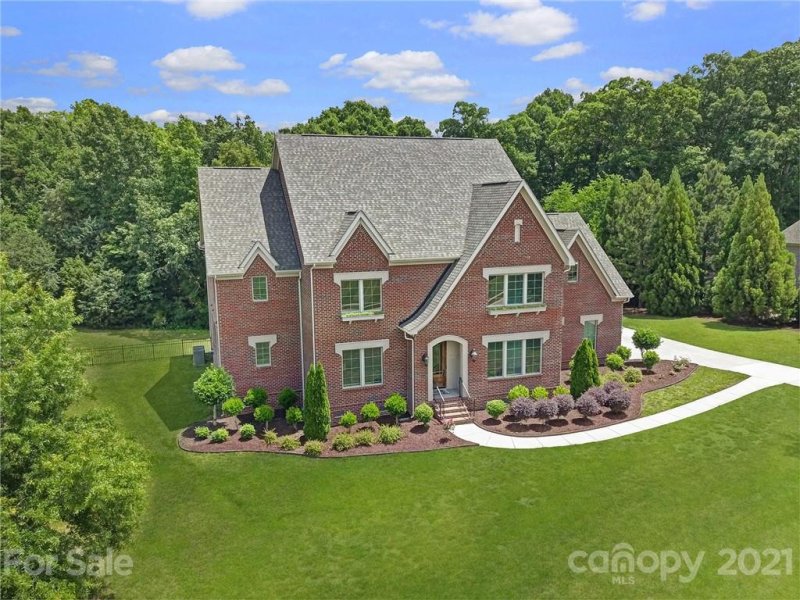 Property image 2 at 8003 Caliterra Drive, Wesley Chapel, NC 28104