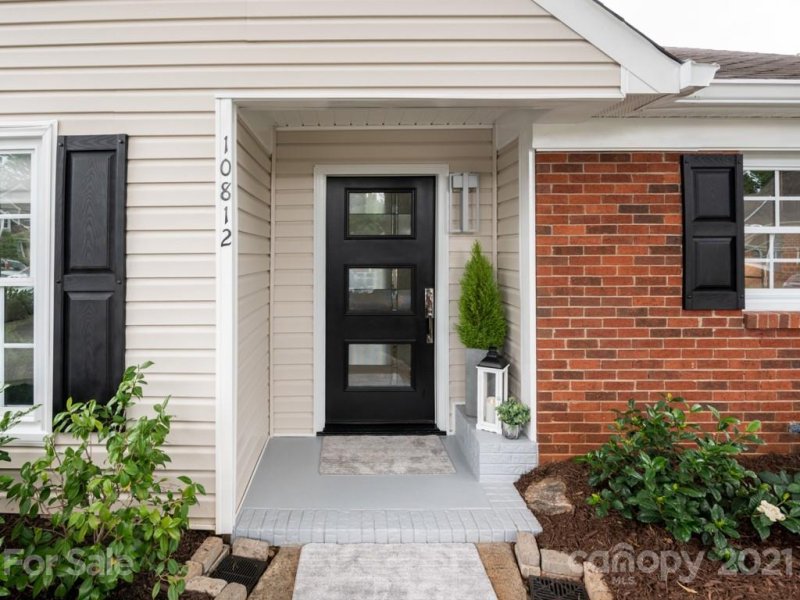 Property image 3 at 10812 Winterbourne Court, Charlotte, NC 28277