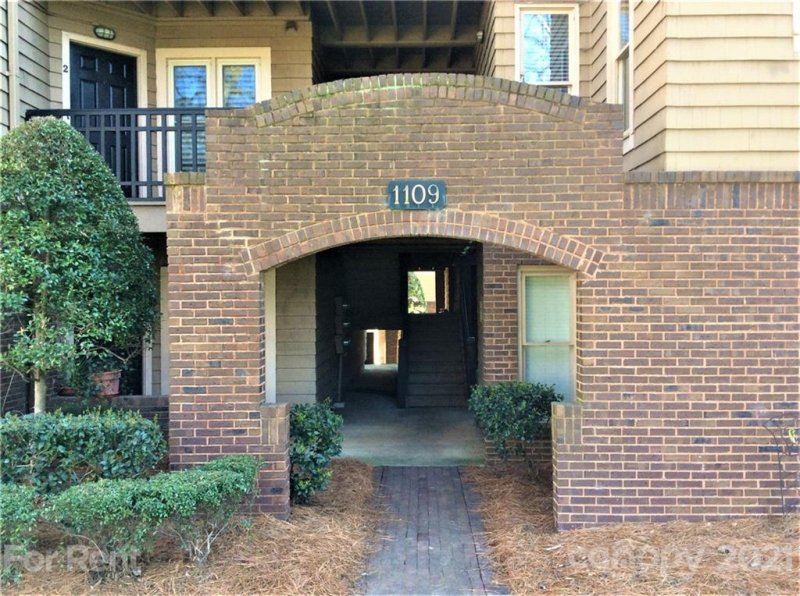 Property image 2 at 1109 E Morehead Street, Charlotte, NC 28204