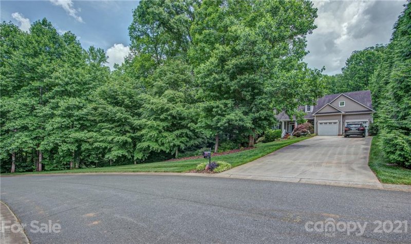 Property image 2 at 1029 Marguerite Drive, Lowell, NC 28098