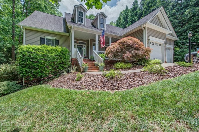 Property image 3 at 1029 Marguerite Drive, Lowell, NC 28098