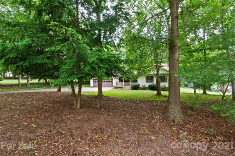 Property image 3 at 6887 Forest Manor Drive, Denver, NC 28037