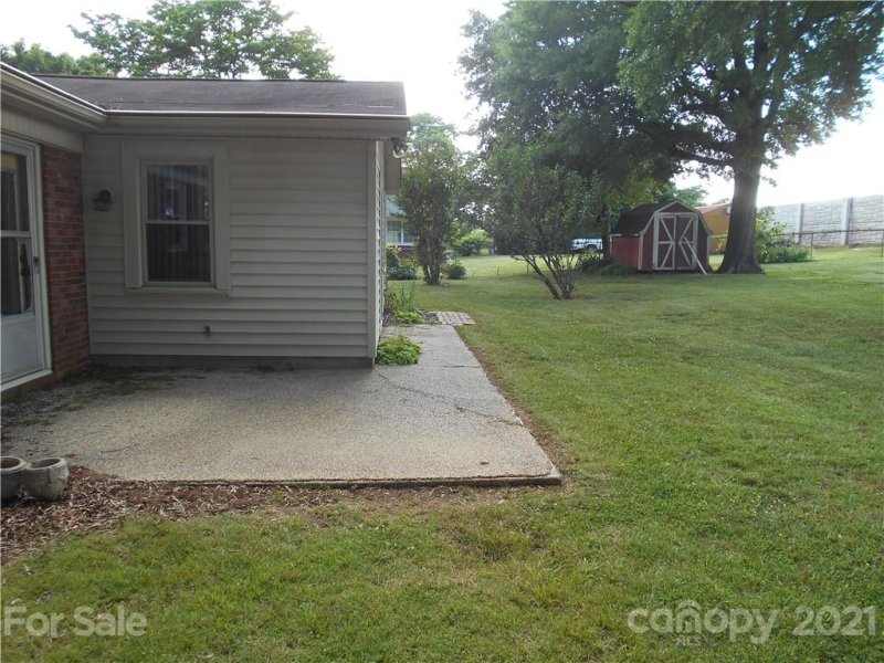 Property image 3 at 621 Carolina Avenue, Statesville, NC 28677