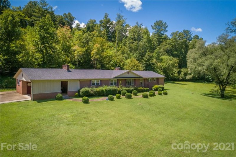 Property image 2 at 102 Emorywood Drive, Morganton, NC 28655
