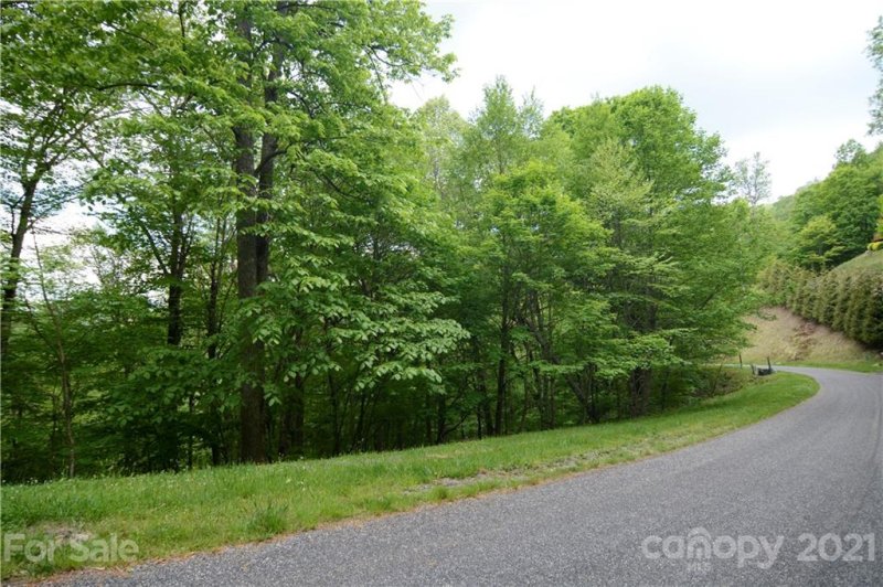 Property image 2 at 73 Goldenleaf Road, Mars Hill, NC 28754