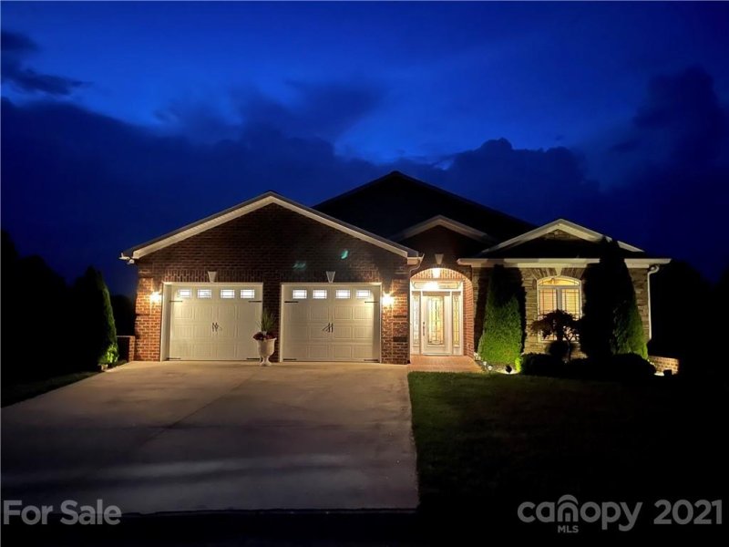 Property image 3 at 404 Whitmore Street, Lenoir, NC 28645