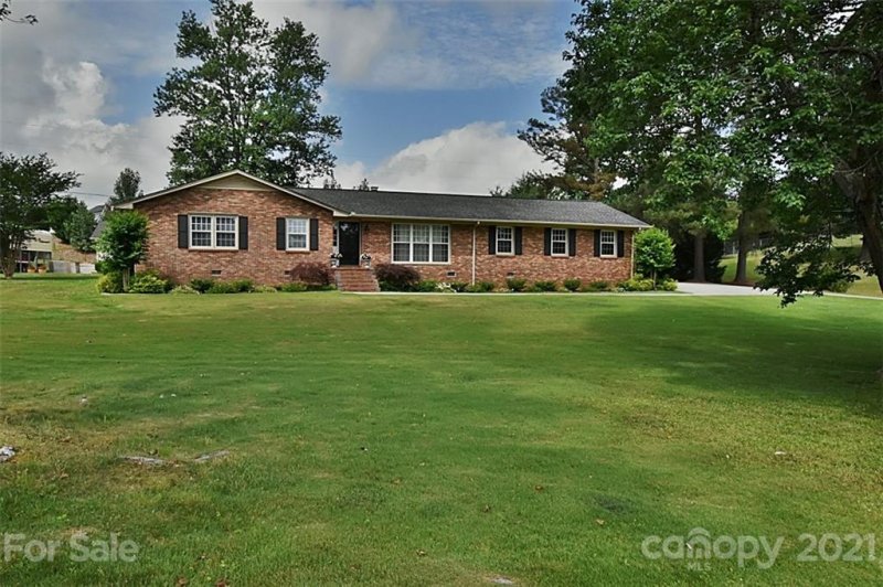 1015 Belmar Lane
