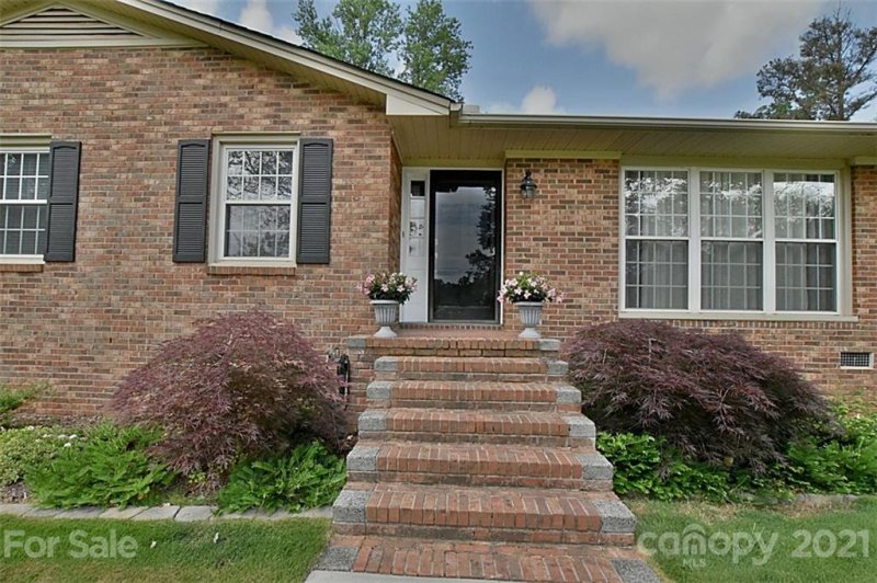Property image 2 at 1015 Belmar Lane, Rock Hill, SC 29732