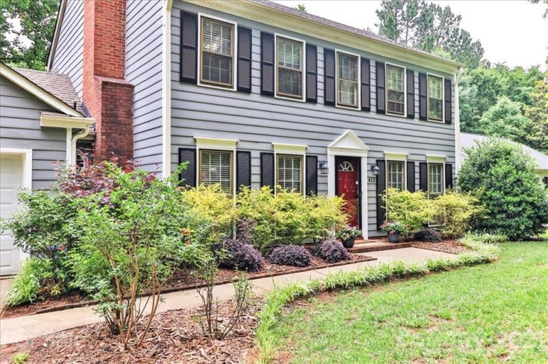 Property image 2 at 412 Hickok Court, Charlotte, NC 28270