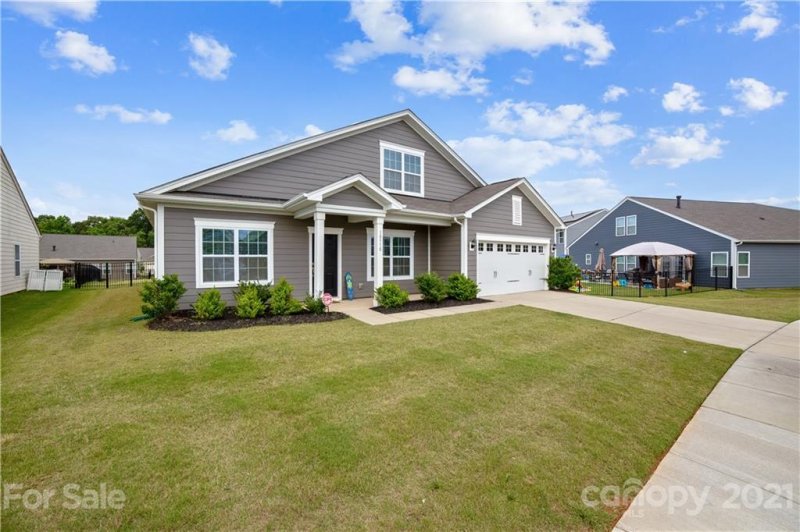 Property image 2 at 10510 Maggie May Lane, Charlotte, NC 28278